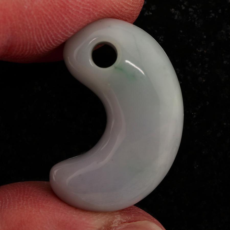 糸魚川ラベンダー翡翠勾玉 陽春 作 26mm*11mm*9.8mm 糸魚川産