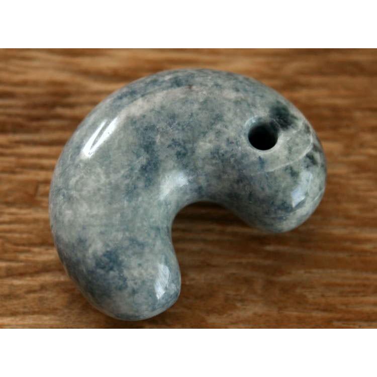 糸魚川青翡翠勾玉 M05794豊翠 作 31mm*22mm*11.8mm 糸魚川産