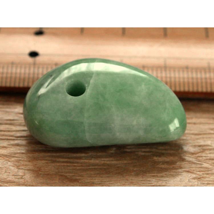 糸魚川翡翠勾玉 M07377 陽春 作 34.5mm*20.5mm*12mm 糸魚川産 糸魚川翡翠勾玉 M07377 陽春 作 34.5mm*20.5mm*12mm 糸魚川産