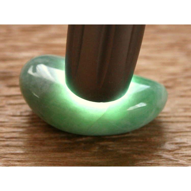糸魚川翡翠勾玉 M07377 陽春 作 34.5mm*20.5mm*12mm 糸魚川産 糸魚川翡翠勾玉 M07377 陽春 作 34.5mm*20.5mm*12mm 糸魚川産