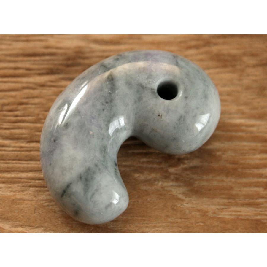 パワーちょちょぎれてる翡翠さん 糸魚川翡翠異形勾玉 M08640 豊翠 作 31mm*25mm*10mm 糸魚川産