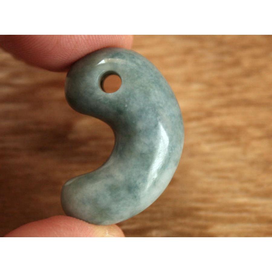 糸魚川水系　翡翠勾玉 糸魚川青翡翠勾玉 M08246 浅葱 作 31mm*20.5mm*12mm 糸魚川産 青ヒスイ