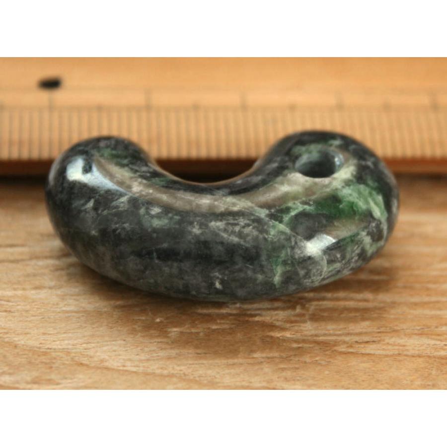 糸魚川黒翡翠勾玉 M08507 SeaVer 作 34mm*20mm*10mm 糸魚川産 黒 糸魚川黒翡翠勾玉 M08507 SeaVer 作 34mm*20mm*10mm 糸魚川産 黒