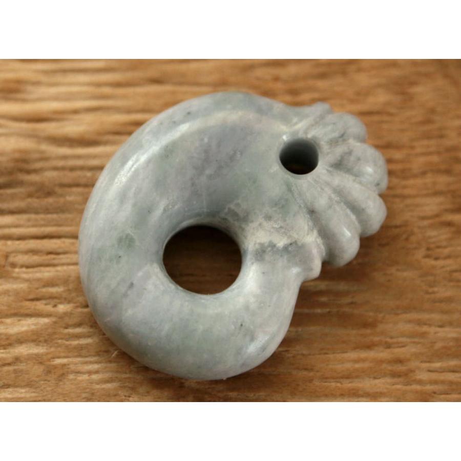 糸魚川翡翠異形勾玉 M08603 SeaVer 作 36mm*26mm*10mm 糸魚川産 ひすい 