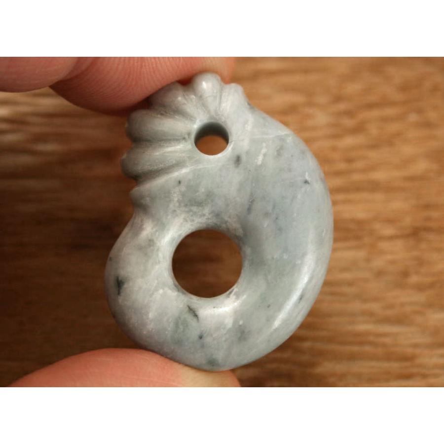 糸魚川翡翠異形勾玉 M08603 SeaVer 作 36mm*26mm*10mm 糸魚川産 ひすい
