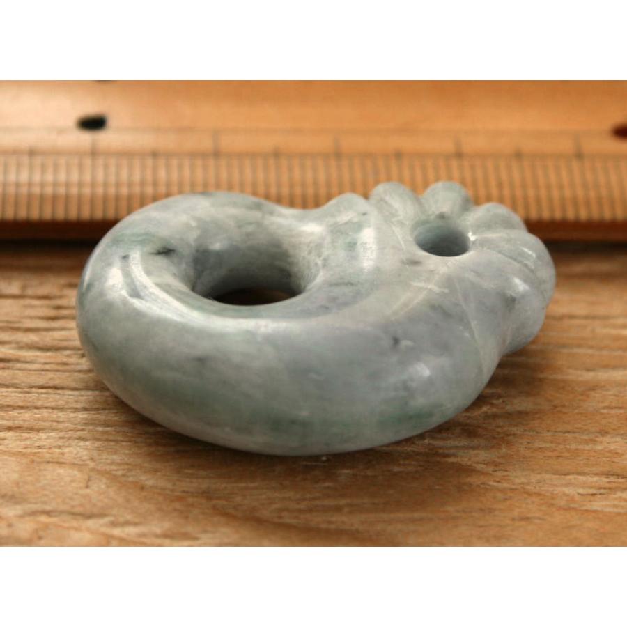 糸魚川翡翠異形勾玉 M08603 SeaVer 作 36mm*26mm*10mm 糸魚川産 ひすい