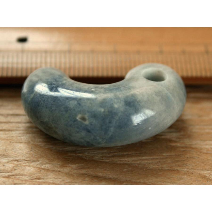 糸魚川青翡翠勾玉 M08653 陽春 作 33mm*20.5mm*11mm 糸魚川産 青 糸魚川青翡翠勾玉 M08653 陽春 作 33mm*20.5mm*11mm 糸魚川産 青