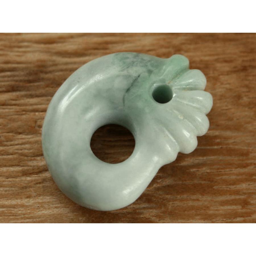 糸魚川翡翠異形勾玉 M08664 SeaVer 作 34mm*25mm*11mm 糸魚川産 ひすい 