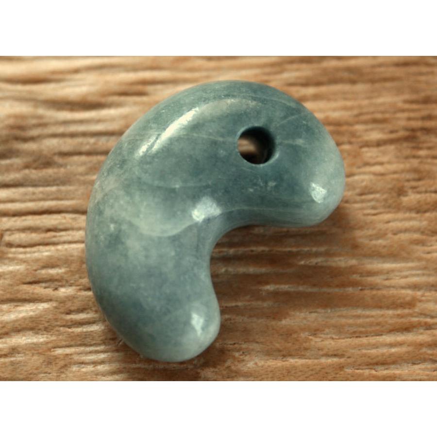 糸魚川青翡翠勾玉 M08773 和工房 作 28mm*19mm*10.5mm 糸魚川産