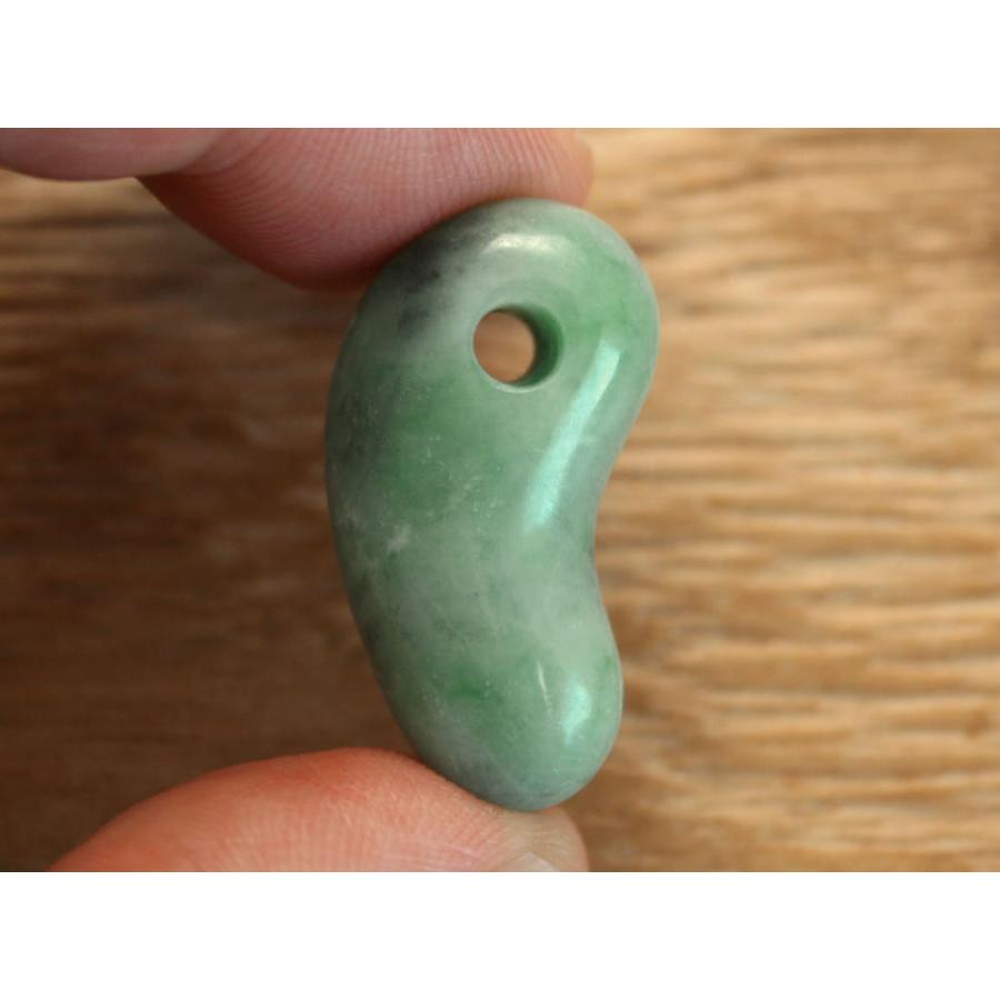 糸魚川翡翠勾玉 M09243 和工房 作 29.8mm*15mm*10.8mm 糸魚川産 ひすい 勾玉 魔除け パワーストーン お守り |  | 03