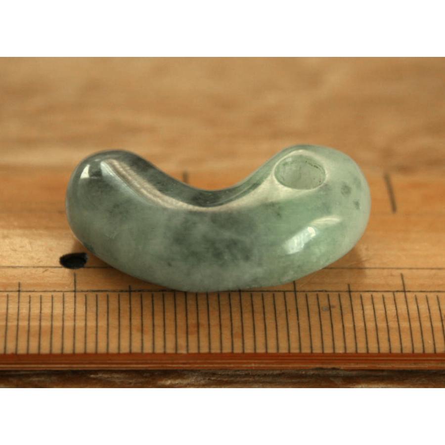 糸魚川翡翠勾玉 M09354 元粋 作 28mm*15mm*9mm 糸魚川産 ヒスイ製 勾玉