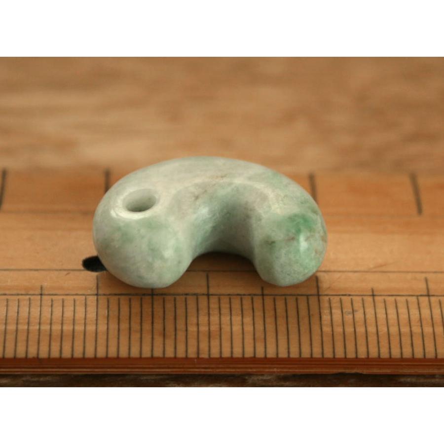 糸魚川翡翠勾玉 M09500 日本ヒスイ鉱業 制作 21mm*14mm*8mm 糸魚川産