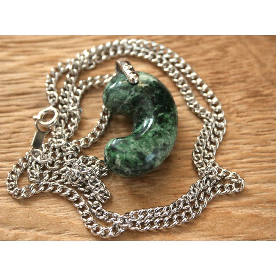 糸魚川翡翠勾玉 M09687 日本ヒスイ鉱業 制作 27mm*17.5mm*10mm 糸魚川