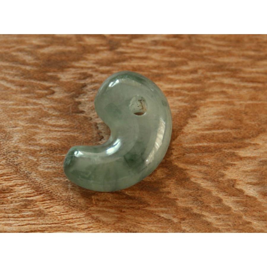 糸魚川翡翠勾玉 M09941 古吹 作 20mm*13.5mm*8mm 糸魚川産 ひすい 勾玉