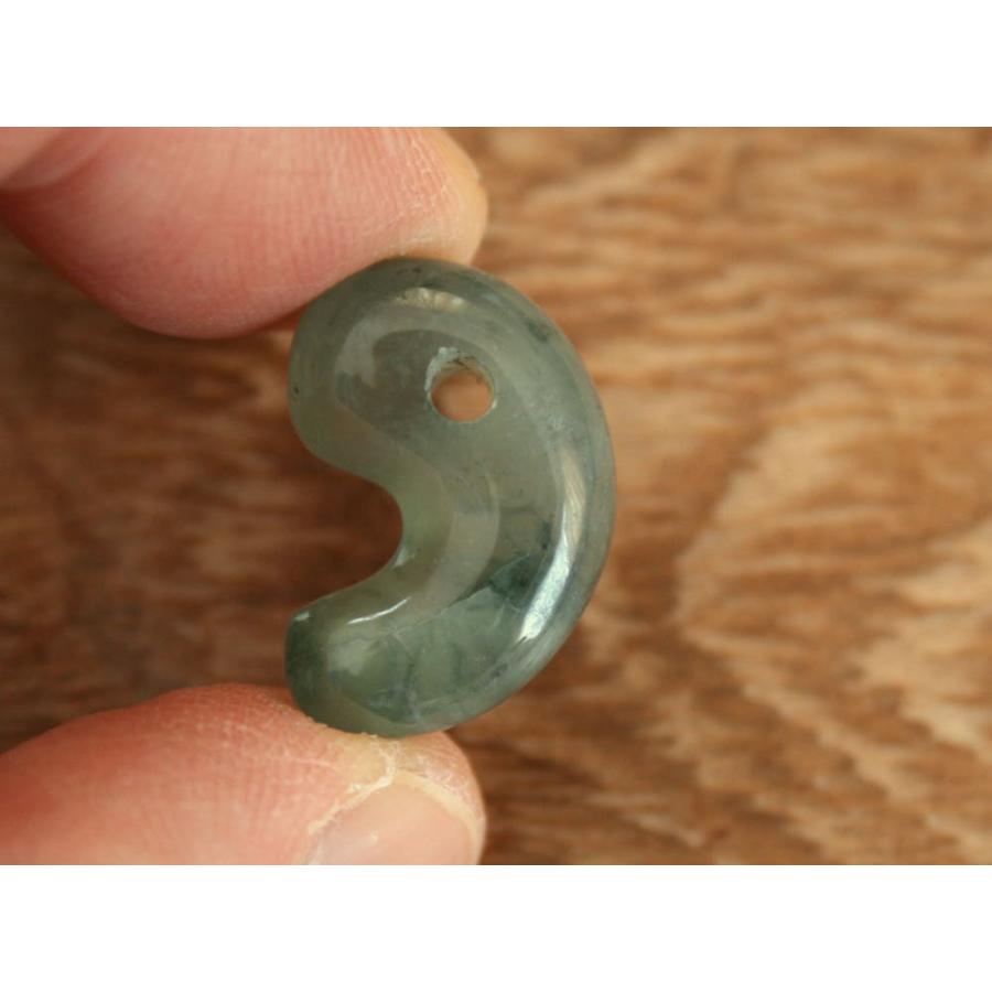 糸魚川産　翡翠の勾玉 sd1_36988b53b878f8a1ab7e204bf9