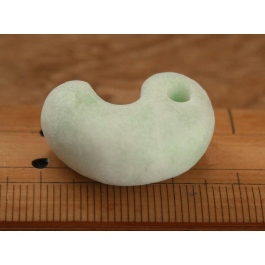 手磨き』糸魚川翡翠勾玉 M10056 Sou 作 26mm*19mm*11mm 糸魚川産