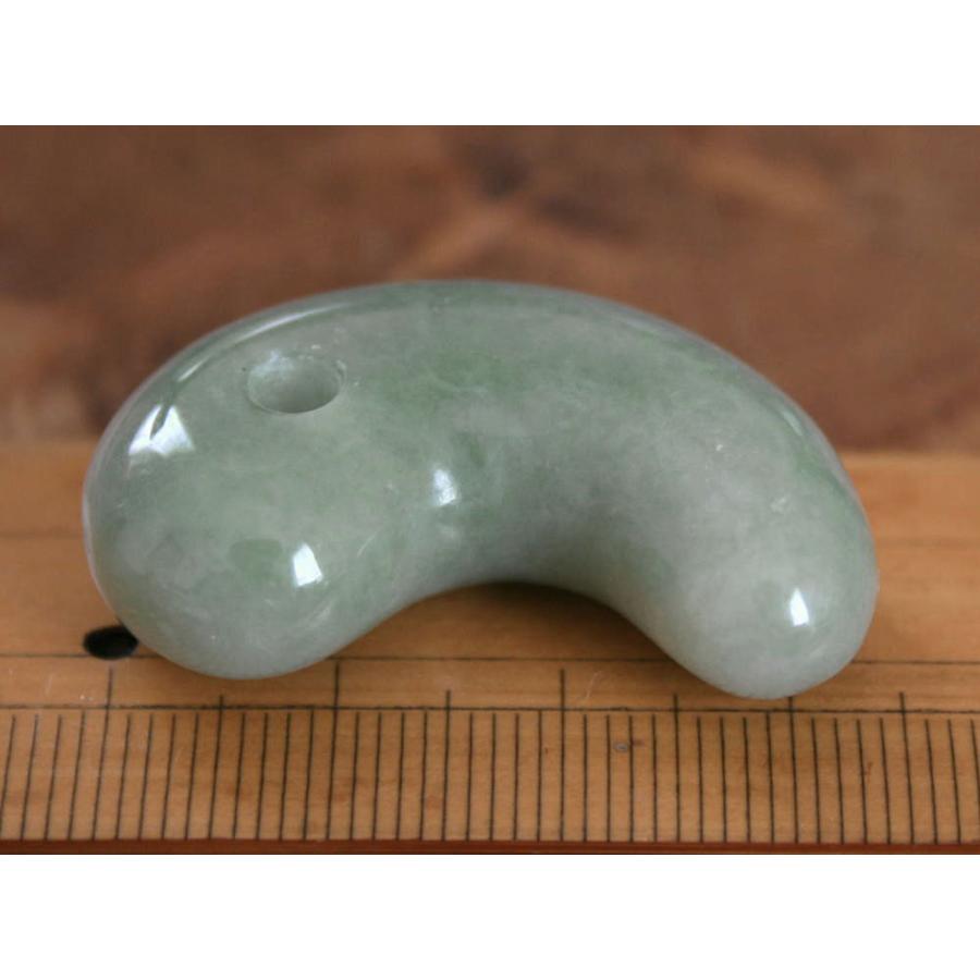 糸魚川翡翠勾玉 M10345 SeaVer 作 35mm*21mm*11mm 糸魚川産 ひすい