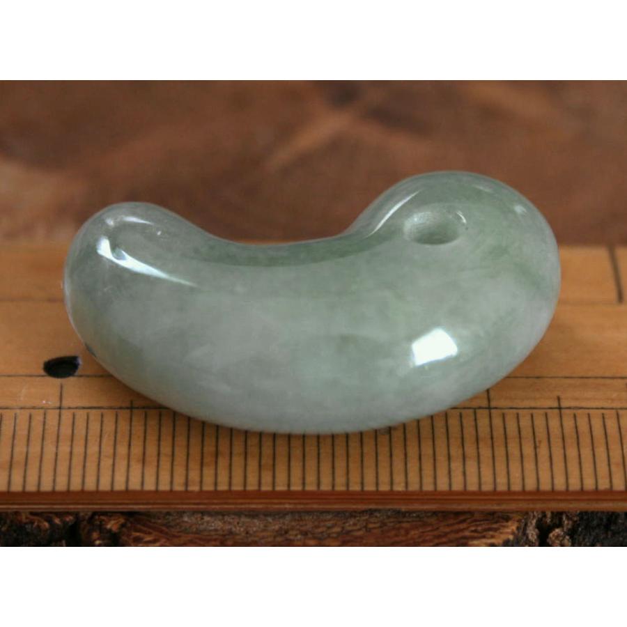 糸魚川翡翠勾玉 M10345 SeaVer 作 35mm*21mm*11mm 糸魚川産 ひすい