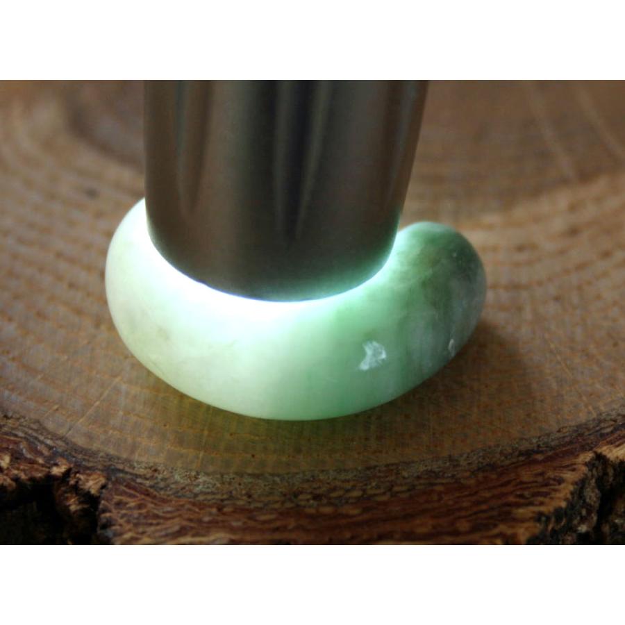 糸魚川翡翠勾玉 M10503 古吹 作 22.8mm*15mm*9mm 糸魚川産 ひすい 勾玉 パワーストーン 魔除け お守りの画像