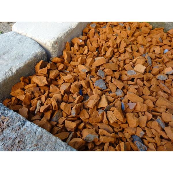 瓦チップ（古瓦の粉砕品） 約1,000kg （送料別、トンバッグ入り