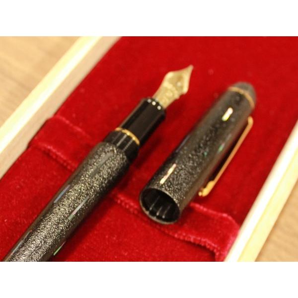 津軽塗万年筆 紋紗塗（螺鈿）【青森県弘前市/限定品/プラチナ万年筆/#3776 Century/中字/細字/平山万年堂】 | 