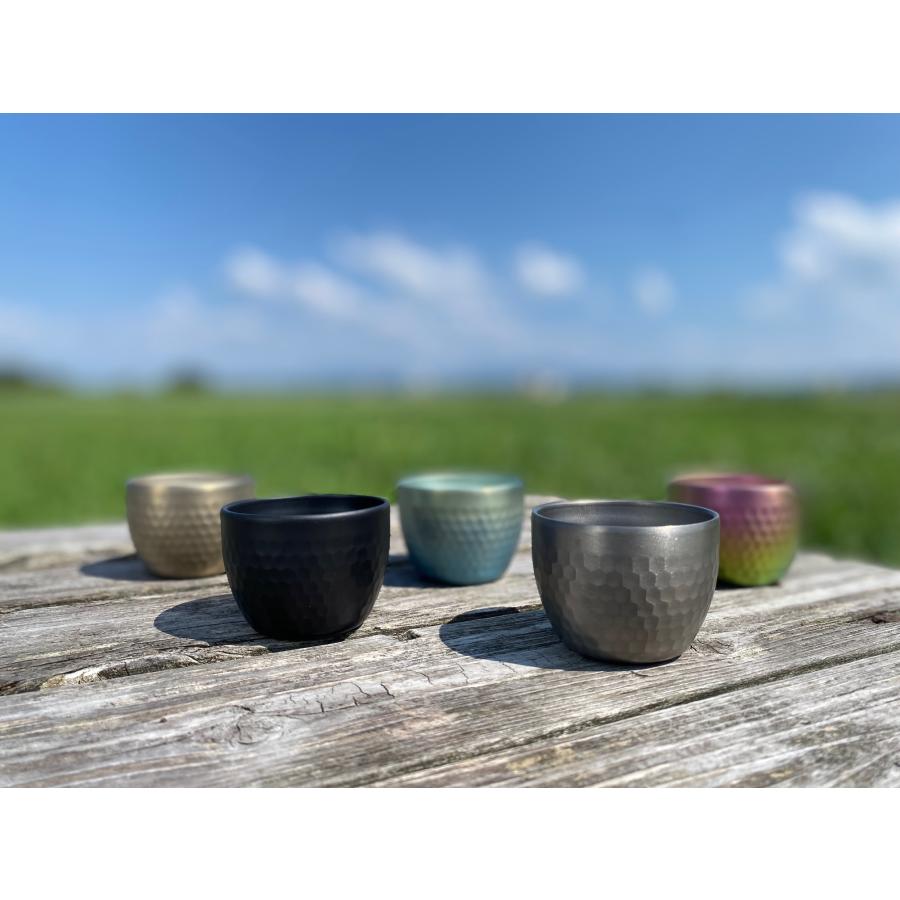 ぐい吞み ぐい吞み（酒杯・お猪口）作家物 角谷英明作 青白磁 左馬印 白磁