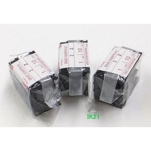 IDEC 〓 端子台用側板（エンドプレート）　10個 〓 BNE15W |  | 02