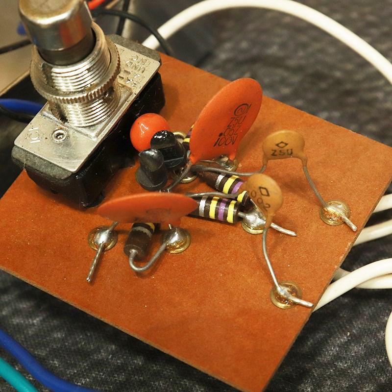 1968年製 Mosrite FUZZrite 1968 Mosrite Fuzzrite (Sprague) - YouTube