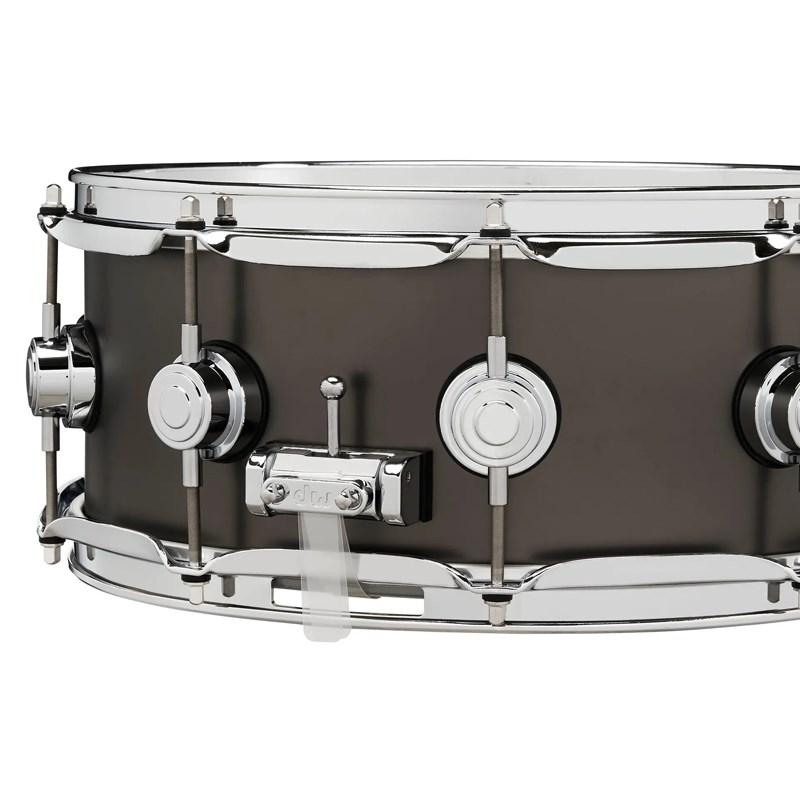 dw DRVD5514SVCBK [Collector's Satin Black over Brass Snare 14''x5.5'']_4