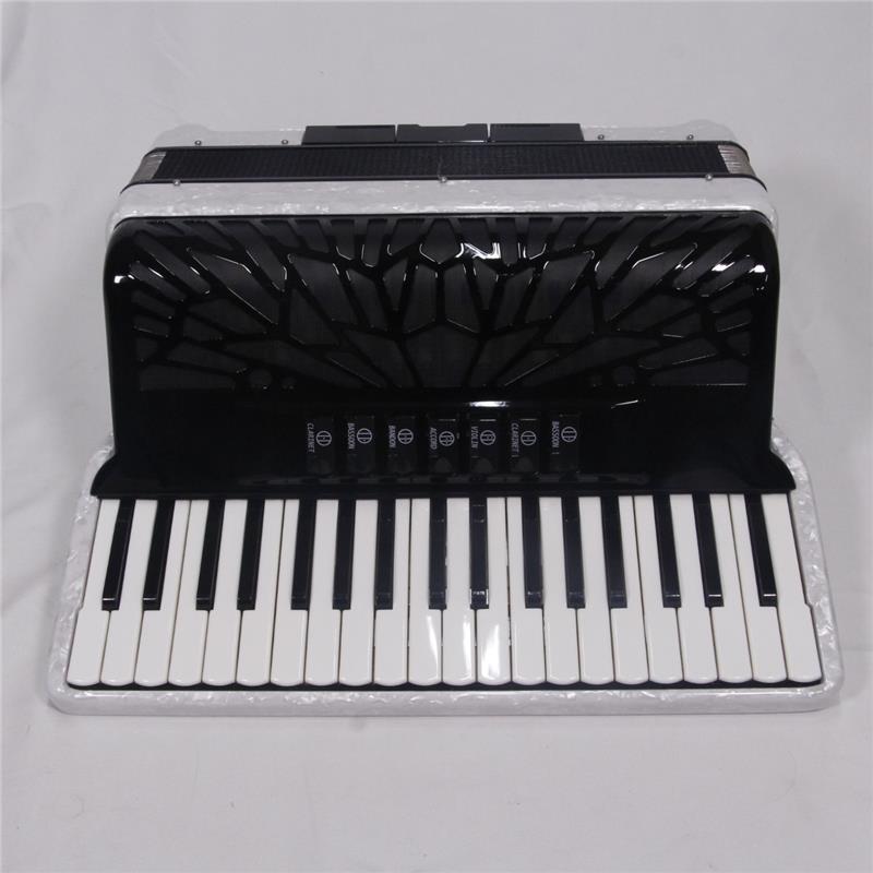 Parrot New  37K96BS PW パールホワイト 国内限定モデル アコーディオン 37鍵盤 96ベース M.M.L ピアノ式 パロットの画像