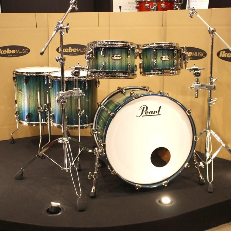 Pearl Masters Maple Gum 5pc Drum Set - Scuba Blue Over Black Pearl Masters Maple Gum 5pc Drum Set - Scuba Blue Over Black