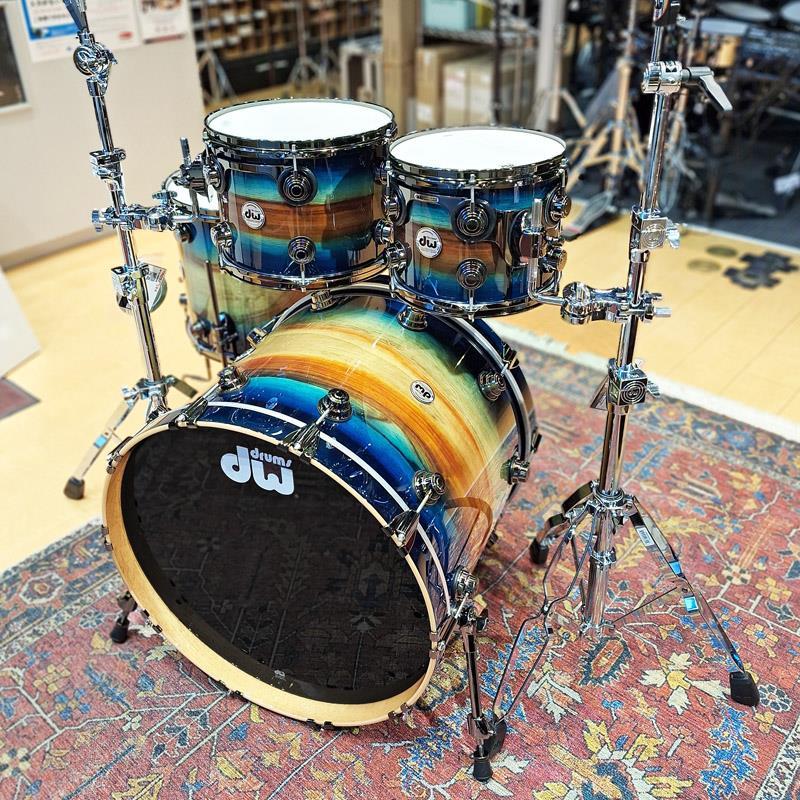 dw 【受注生産品/納期約6か月、ご注文受付中！】Collector's SonicPly 4pc Drum Kit [BD22，FT16，TT12&10 / Natural to Quick Royal Blue Bu... |  | 02