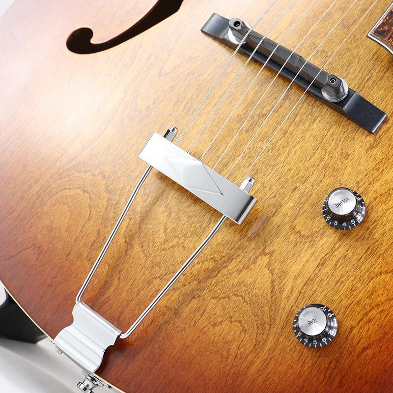 Godin 5th Avenue Kingpin P90 (Cognac Burst) |  | 05