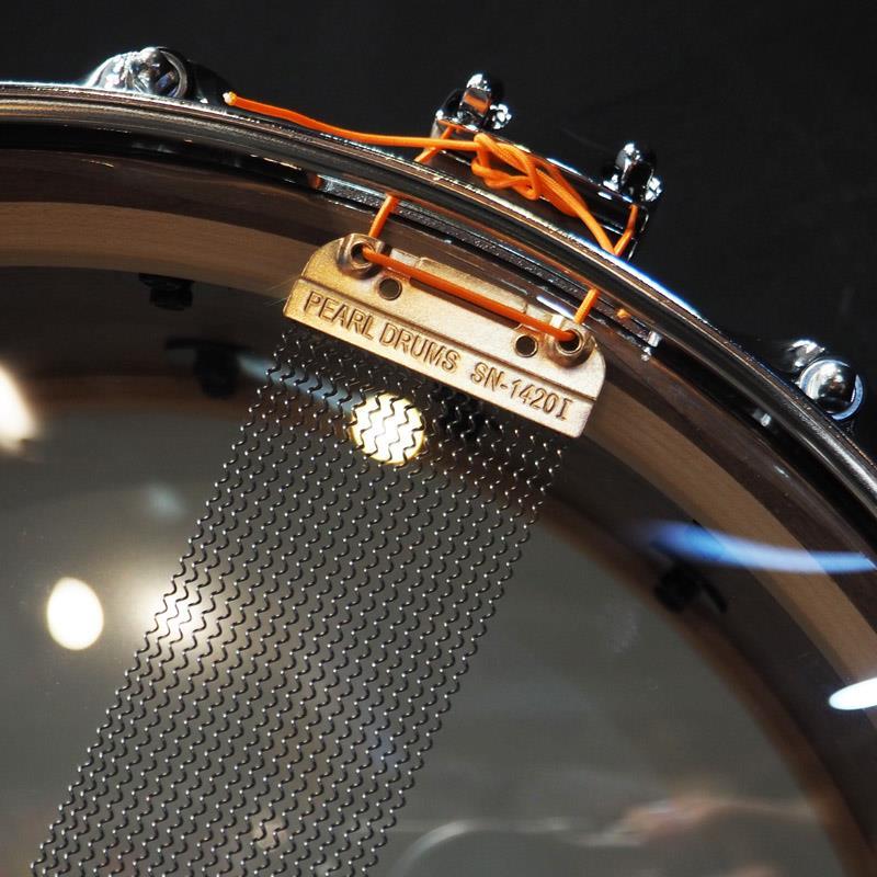 Pearl MCCW1465S/C #1008 Music City Custom -USA Solid Walnut Shell Snare Drums 14×6.5- [Quartersawn Sycamore Chevron with Ebony Bord... | Pearl | 08