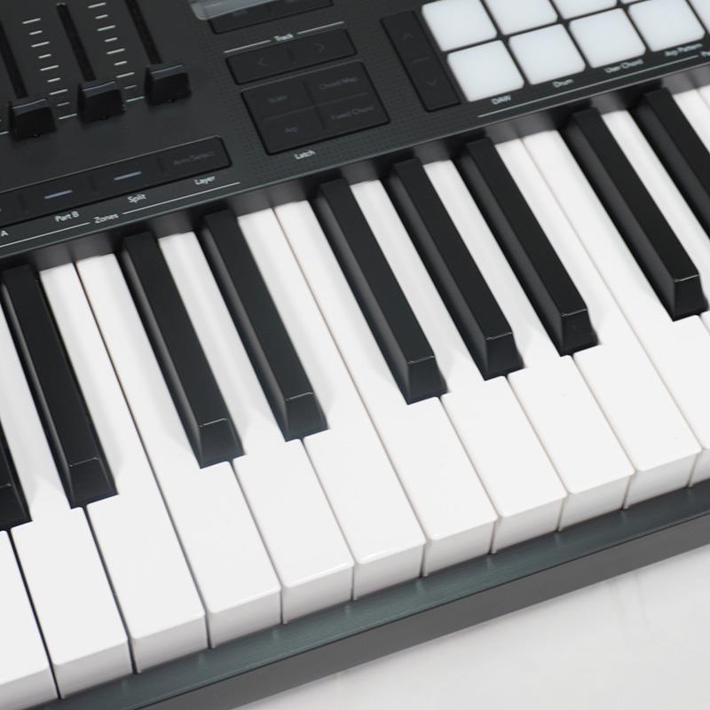 NOVATION USED 中古 Launchkey 61 Mk4 (ノベーション)(ラウンチキー)(61鍵盤USB・MIDIコントローラー) |  | 01