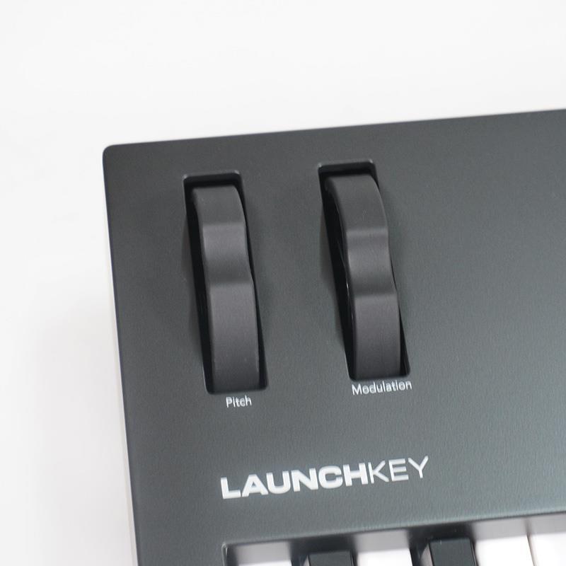 NOVATION USED 中古 Launchkey 61 Mk4 (ノベーション)(ラウンチキー)(61鍵盤USB・MIDIコントローラー) |  | 02