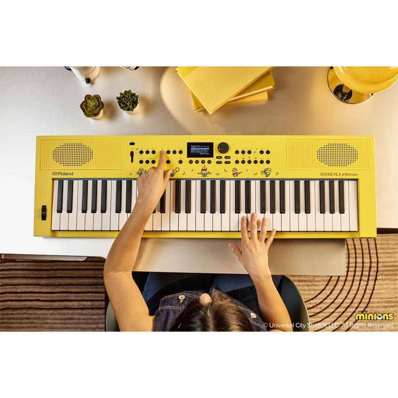 Roland (限定生産モデル)(数量限定・オリジナルミニトートバッグ付き)GO:KEYS 3 Minion 専用譜面立て(MRGKS3/5)セット (GOKEYS3-MI) (ゴーキ... | ローランド | 07