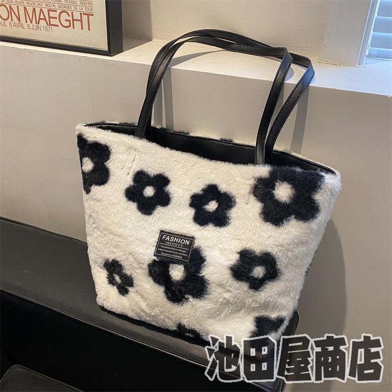 トートバッグ レディース ファーバッグ 花柄 ハート柄 肩掛け 手提げ ファスナー付き 大容量 もこもこ ふわふわ 可愛い 出掛ける 秋冬 おしゃれ 22新品 Ikexx7000 池田屋商店 通販 Yahoo ショッピング