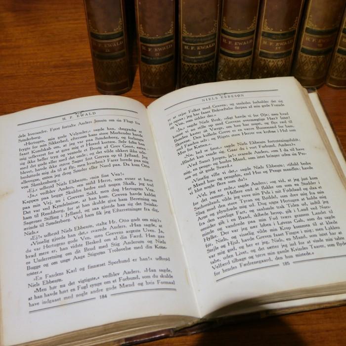 VINTAGE 1冊/北欧デンマークディスプレイ洋古書/店舗・自宅の VINTAGE 1冊/北欧デンマークディスプレイ洋古書/店舗・自宅の