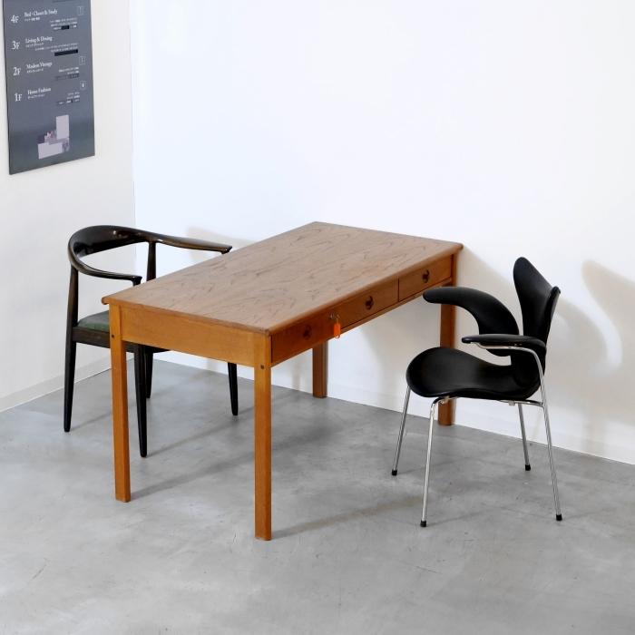 UD10354｜デスク（チーク）幅132cm / Peter Nielsen Lovig / Lovig Dansk Design｜北欧デザイナーズビンテージデスク｜ikeikakunet｜02