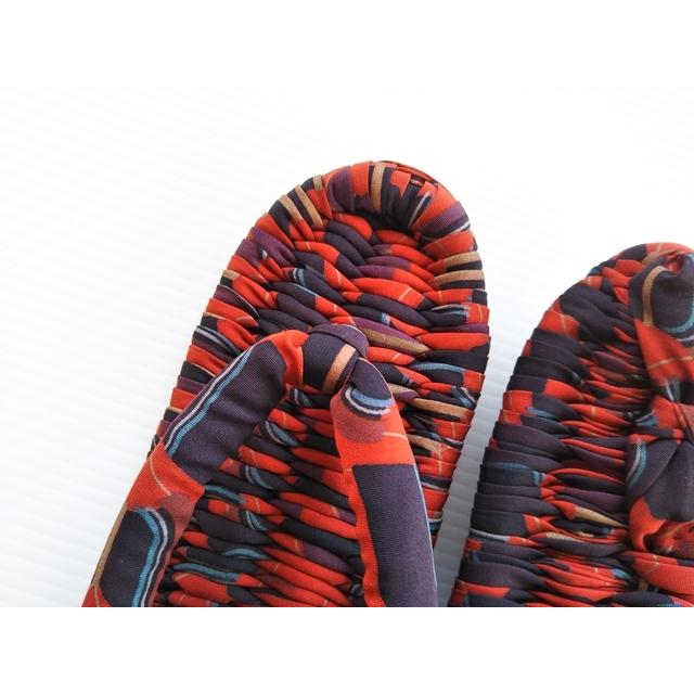 健康布ぞうり 絹100％ 正絹コート地使用 26.0ｃｍ 赤黒 レトロ モダン 059【ギフト・プレゼント・贈り物】 |  | 04