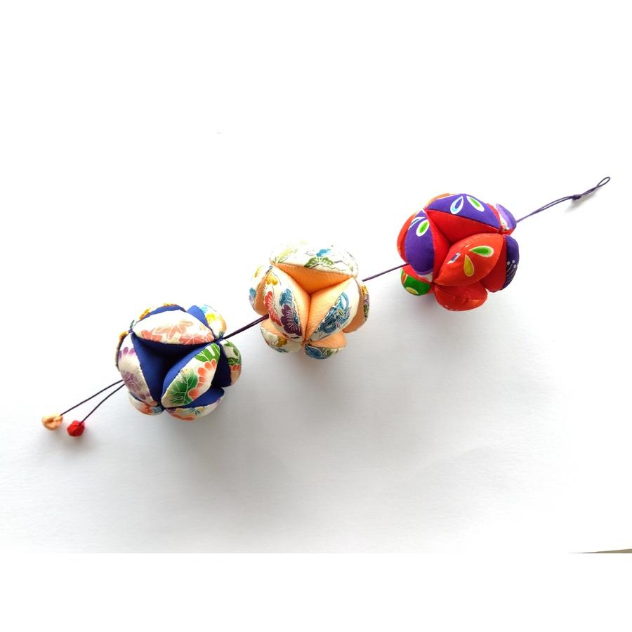 ちりめん細工 七宝まり 3連 つるし飾り 縮緬 手作り 逸品 ハンドメイド