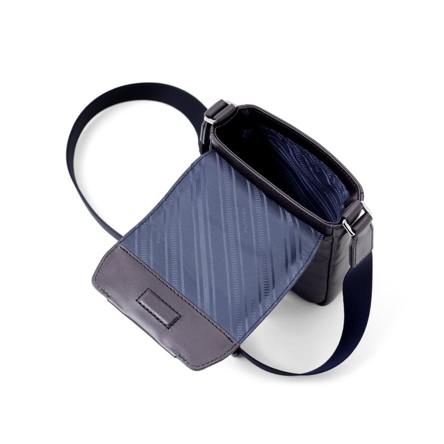 FUJITAKA フジタカ 公式 レザーミニショルダーバッグ (ニューポスタ