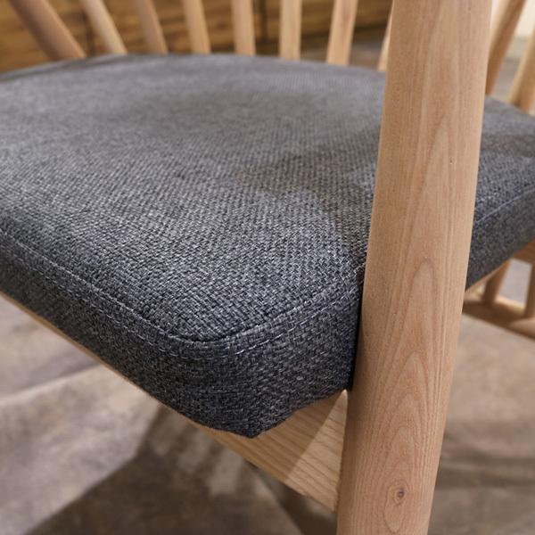 ダイニングチェア 2脚セット 無垢 天然木 木製 肘付き 格子デザイン