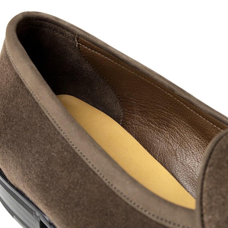 ボードインアンドランジ BAUDOIN & LANGE ／国内正規品／ カーフスエードタッセルローファー「SAGAN CLASSIC TASSELS」（DEEP TAUPE／ディープトープ）の画像