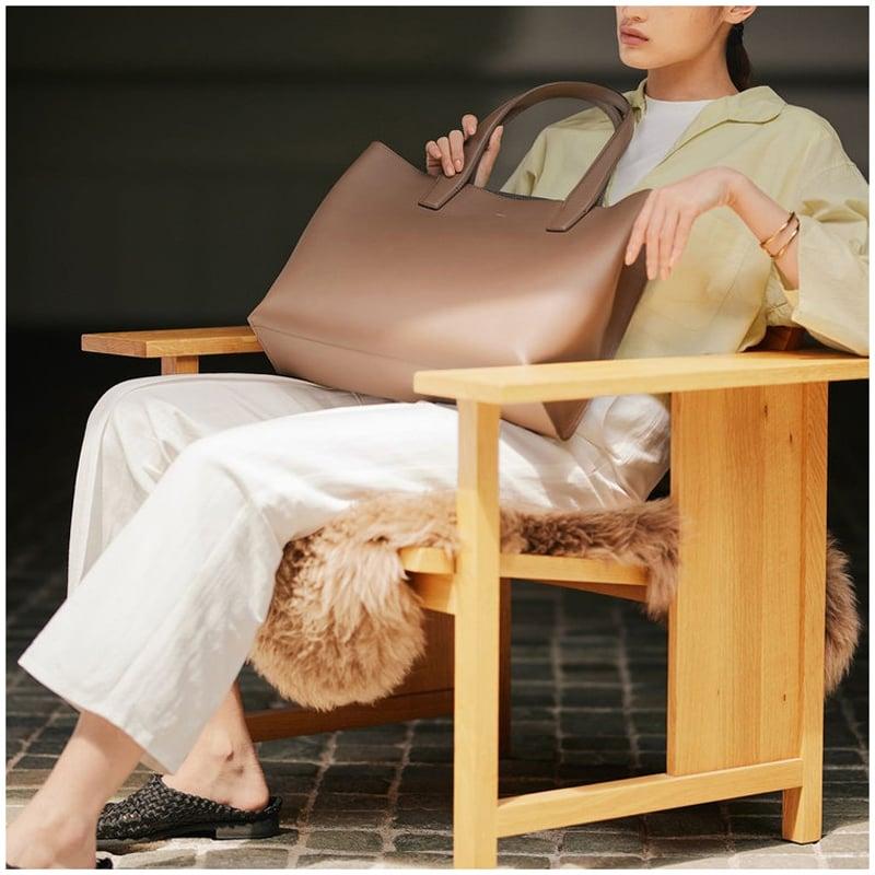 【美品】FARO ファーロ Calma カーマ レザー トートバッグ L FARO（ファーロ）スムースレザートートバッグ Calma Tote Large