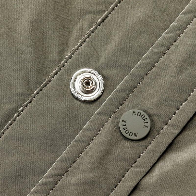 【SALE】 ムーレー MOORER ／国内正規品／ 撥水軽量シルキーマットナイロンシャツアウター「ATLAS-OS」（MILITARE／グレイッシュカーキ）の画像