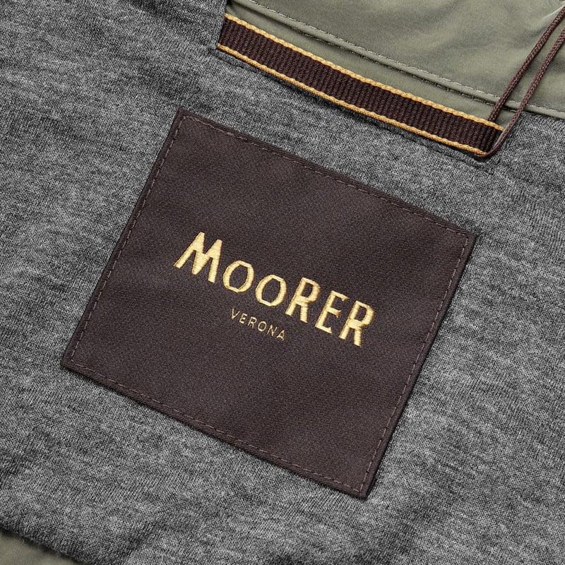 【SALE】 ムーレー MOORER ／国内正規品／ 撥水軽量シルキーマットナイロンシャツアウター「ATLAS-OS」（MILITARE／グレイッシュカーキ）の画像