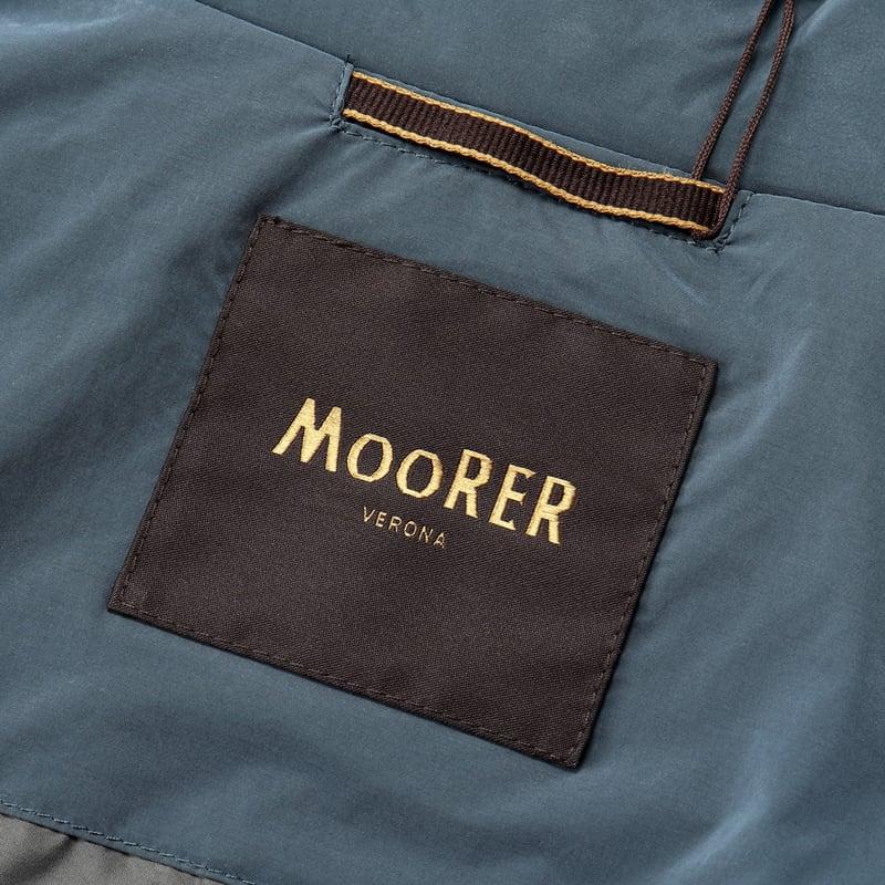 【SALE】 ムーレー MOORER ／国内正規品／ 撥水軽量シルキーマットナイロン立ち襟セミダブルジャケット「NABUCCO-OS」（DENIM／ブルーグレー）の画像