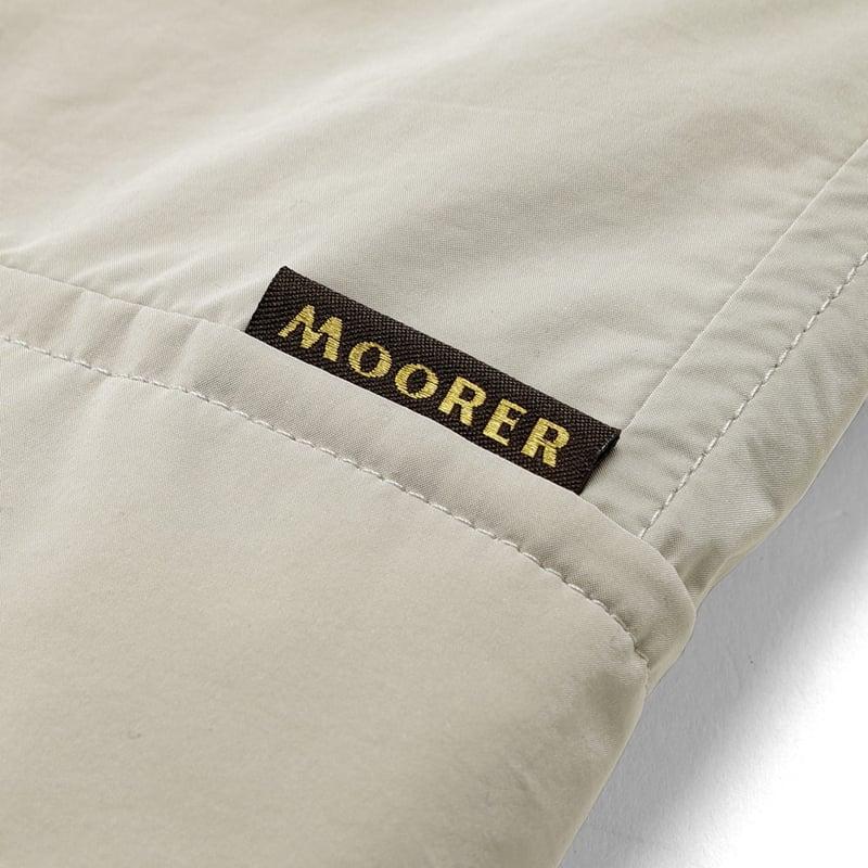 【SALE】 ムーレー MOORER ／国内正規品／ 撥水軽量シルキーマットナイロン立ち襟ミリタリージャケット「PORTO-OS」（MARMO／サンドベージュ）の画像